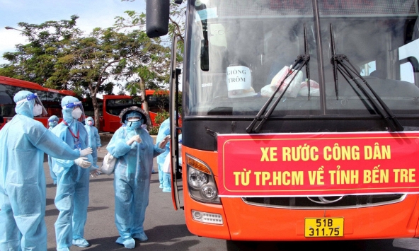 TP.HCM tổ chức đưa hàng trăm người Bến Tre về quê