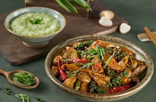 Món ngon mỗi ngày: Cách làm mì căn kho nấm – cháo lá dứa