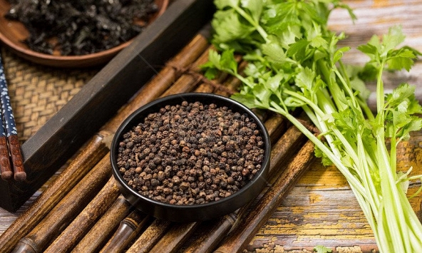 Thị trường tiêu trong nước trầm lắng do nhiều tỉnh, thành áp dụng Chỉ thị 16