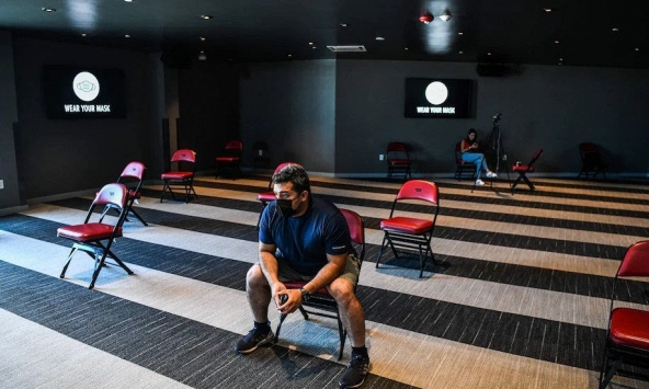 Mỹ đổi sang chiến lược cứng rắn hơn nhằm khuyến khích người dân tiêm vaccine