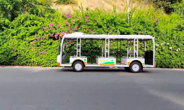 Cận cảnh xe điện tự hành cấp độ 4 của Vingroup chạy thử nghiệm