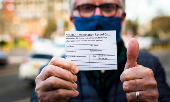 Chuyên gia y tế hàng đầu của Mỹ kêu gọi tiêm vaccine