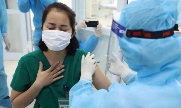 Dấu hiệu nhận biết dị ứng, phản vệ sau tiêm vaccine COVID-19