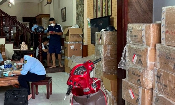 Trang thiết bị y tế, dược phẩm trôi nổi báo động tại TP.HCM