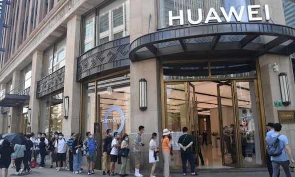 Huawei thề trở lại ‘ngai vàng’ smartphone bất chấp lệnh trừng phạt của Mỹ