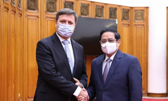 Ba Lan tặng, sang nhượng lại cho Việt Nam hơn 3,5 triệu liều vaccine AstraZeneca