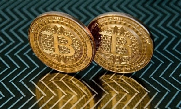Bitcoin cùng hàng loạt tiền ảo mạnh 'lao dốc'