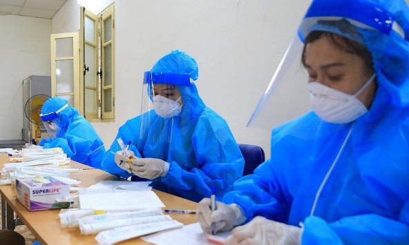 Lần đầu tiên Việt Nam ghi nhận số người mắc COVID-19 trong ngày vượt 10.000 ca