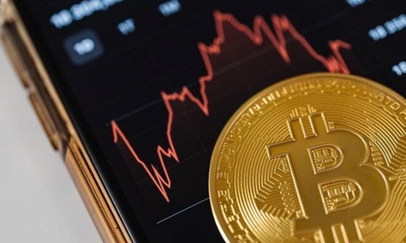 Bitcoin tăng tốc mạnh, vượt 47.000 USD