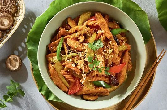 Món ngon mỗi ngày: Nui xào chay thập cẩm
