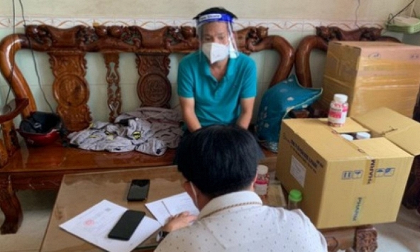 Khởi tố nhóm đối tượng buôn bán thuốc chữa COVID-19 giả
