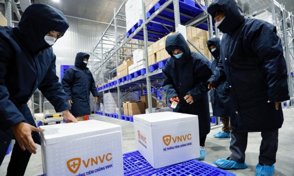 Hơn 1,4 triệu liều vaccine AstraZeneca về đến TP.HCM