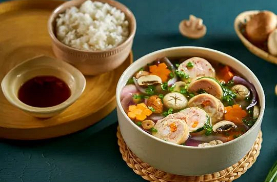 Món ngon mỗi ngày: Canh gà nấm mỡ
