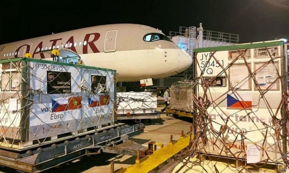 250.800 liều vaccine COVID-19 của Czech viện trợ đã đến Việt Nam