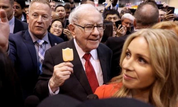 Tỷ phú Warren Buffett bước sang tuổi 91, thu xếp cho tương lai của Berkshire