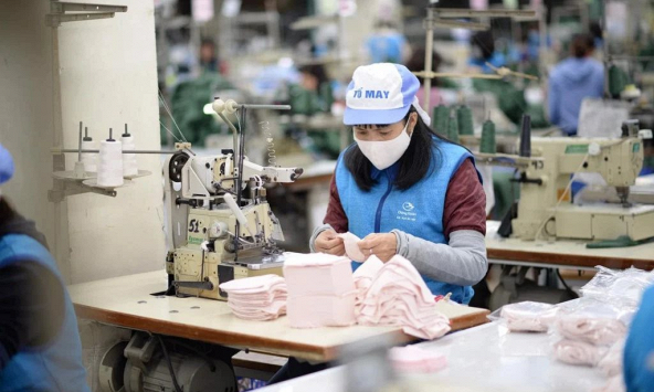 Bloomberg: Gián đoạn chuỗi cung ứng từ Việt Nam đang đe dọa nền kinh tế toàn cầu