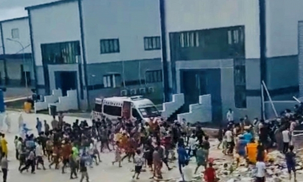 Bình Dương thông tin vụ hàng trăm F0 vượt rào, giật đồ ăn tại bệnh viện dã chiến