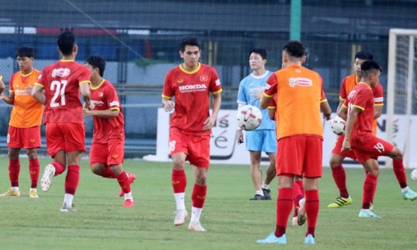 ĐT Việt Nam trở lại sân tập để chuẩn bị cho cuộc tiếp đón ĐT Australia