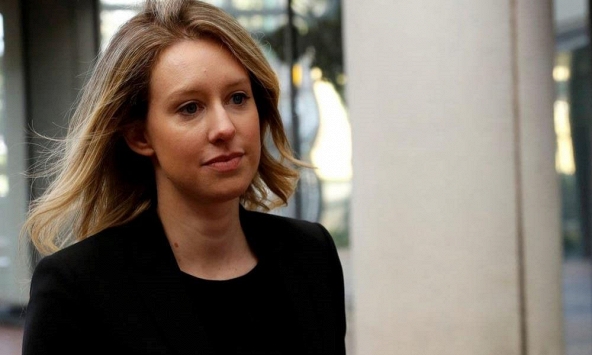 Thăng trầm của Elizabeth Holmes: Nữ tý phú tự thân trẻ nhất thế giới đang bị xét xử vì tội lừa đảo