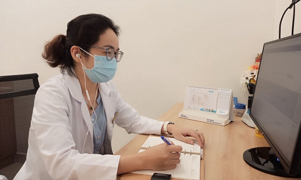 Bộ Y tế đề nghị các bệnh viện lập phòng khám từ xa để tư vấn và điều trị F0 tại nhà