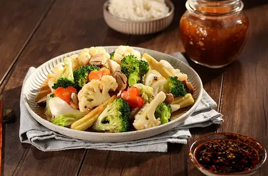Món ngon mỗi ngày: Rau củ xào xốt chay
