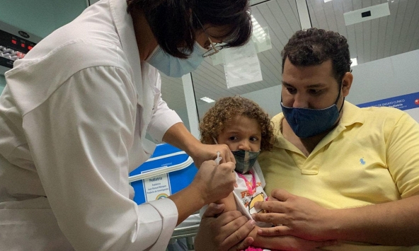 Cuba tiêm vaccine COVID-19 cho trẻ 2-11 tuổi bằng vaccine tự sản xuất