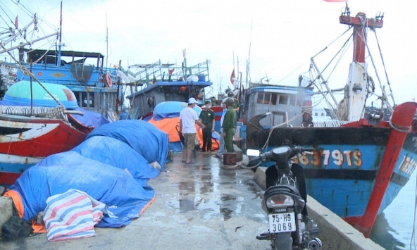 Ứng phó bão số 5 ở Thừa Thiên - Huế: Ưu tiên sơ tán người già, trẻ em