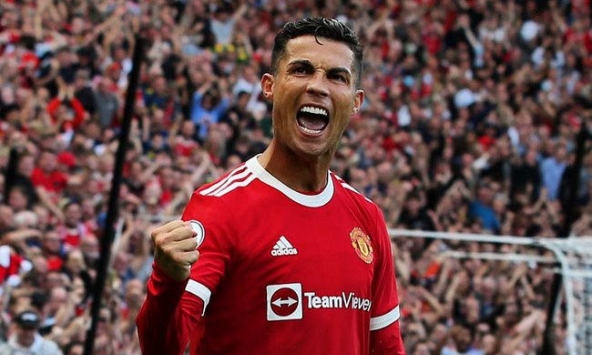 Ronaldo lập cú đúp trong ngày ra mắt MU, Quỷ đỏ dẫn đầu Premier League