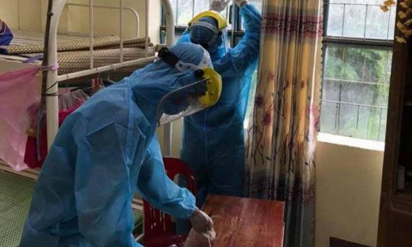 Đà Nẵng tạm dừng tiêm phòng vaccine phòng COVID-19 để tránh bão