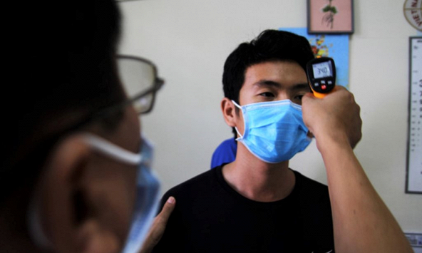 Cách sử dụng thuốc hạ sốt sau khi tiêm vaccine COVID-19