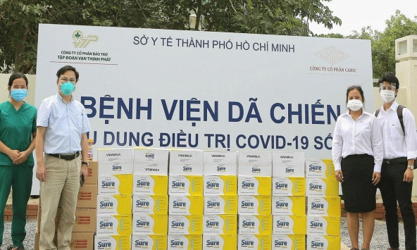 Vinamilk ủng hộ thêm 5 tỷ đồng sản phẩm và thiết bị y tế cho các trung tâm hồi sức tích cực và bệnh viện tuyến đầu