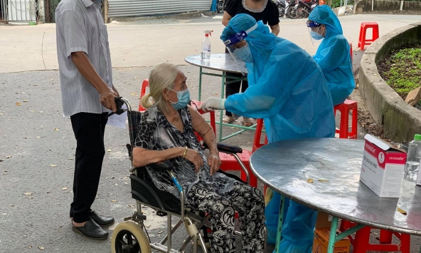 Thêm 9.706 ca dương tính COVID-19 trong 24 giờ qua, TP.HCM có 7.675 ca