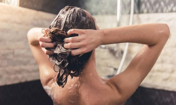 Tại sao không nên tắm ngay trước khi đi ngủ?