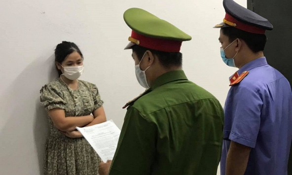 Lừa bán suất tiêm vaccine COVID-19 chiếm đoạt 100 triệu đồng, nữ 9X bị tạm giam