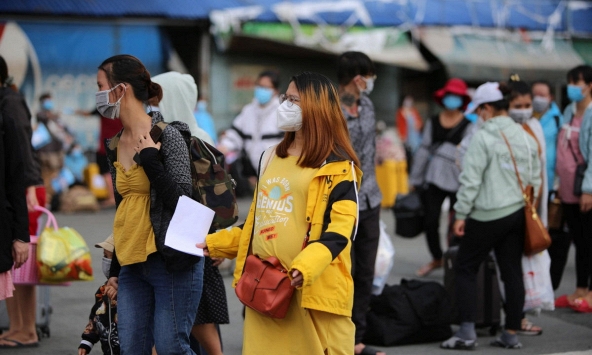 TP.HCM tiếp tục đưa hàng ngàn người dân, thai phụ về quê tránh dịch COVID-19