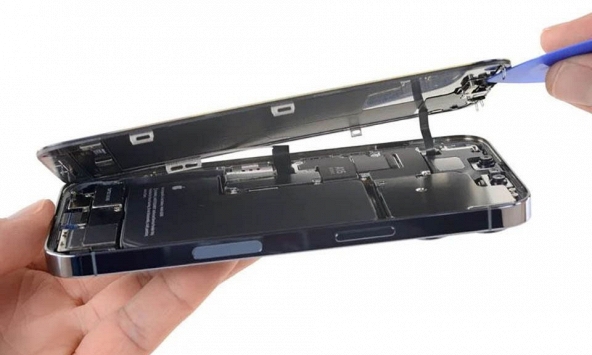 'Mổ bụng' iPhone 13 Pro: Chỉ đạt 5/10 điểm về khả năng sửa chữa