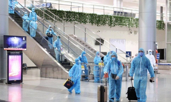 Làm thế nào để hạn chế lây nhiễm COVID-19 khi di chuyển bằng máy bay?