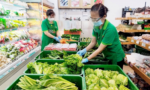 Người tiêu dùng TP.HCM vẫn còn mua thực phẩm giá cao