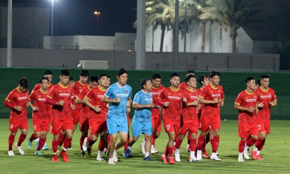 Đội tuyển Việt Nam có buổi đầu tập luyện tại Sharjah (UAE)