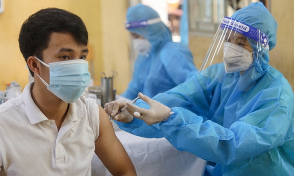 Thêm 5.383 ca mắc COVID-19 trong ngày 4/10, 27.683 bệnh nhân phục hồi