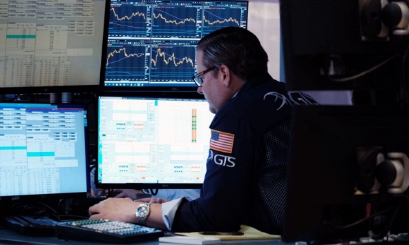 Nhà đầu tư bán tháo cổ phiếu công nghệ, chứng khoán Mỹ giảm