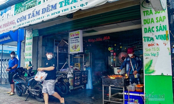 Vì sao TP.HCM chưa đồng ý thí điểm dịch vụ ăn uống tại chỗ?
