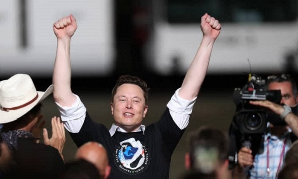 Tài sản Elon Musk cán mốc 230 tỷ USD, nhiều hơn Bill Gates và Warren Buffett cộng lại