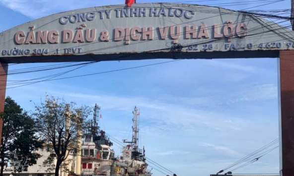 Vụ sản xuất, tiêu thụ hơn 2 triệu lít xăng giả: Khám xét công ty xăng dầu lớn nhất Vũng Tàu