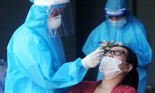 3.373 ca mắc COVID-19 trong ngày 23/10, TP.HCM giảm còn 749 ca