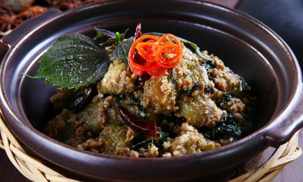 Món ngon mỗi ngày: Cà tím kho nấm thịt băm
