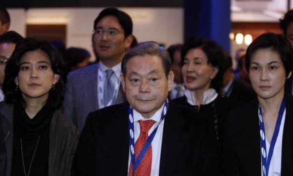 Gia đình Chủ tịch Samsung nộp khoản thuế kỷ lục 10,3 tỷ USD