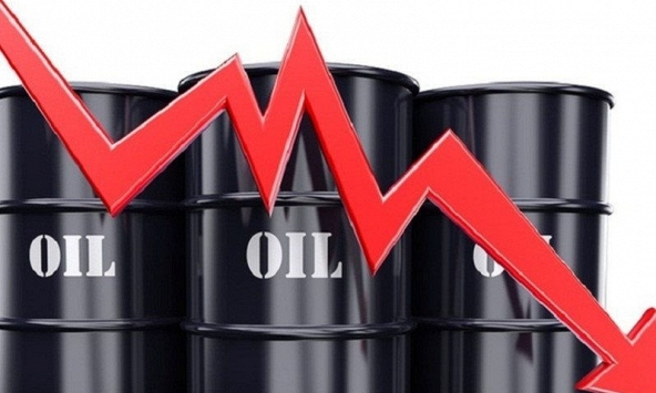 Giá dầu giảm mạnh sau khi đạt đỉnh 7 năm