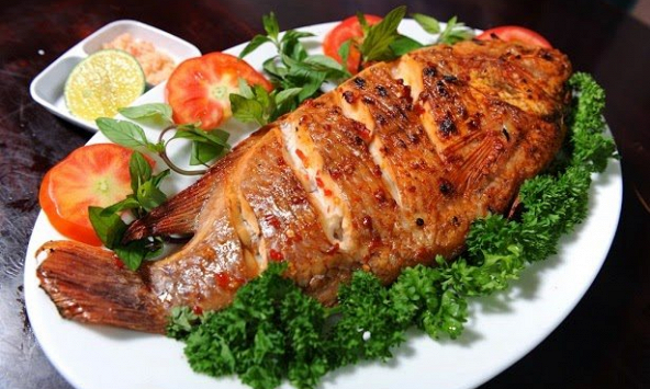 Món ngon mỗi ngày: Cá điêu hồng ngũ vị nướng xốt thơm

