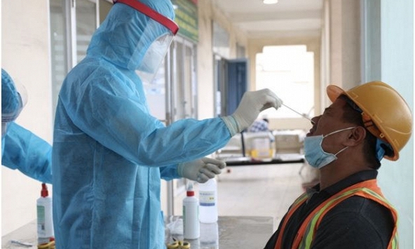 Số ca dương tính COVID-19 ở TP.HCM tiếp tục giảm trong ngày 29/10